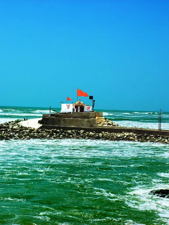 Gujarat Grand Tour Package – Dwarka, Somnath, Gir Safari, Junagadh and Ahmedabad