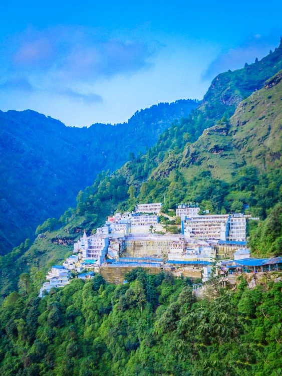 Mata Vaishnodevi Darshan With Amritsar Tour Package featuring Vaishno Devi Temple, Golden Temple, Wagah Border and Jallianwala Bagh